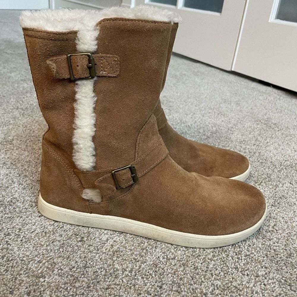 Ugg - Barley Boot - Size 6 - Suede - Tan - Shearling Inner Lining - Picture 3 of 9